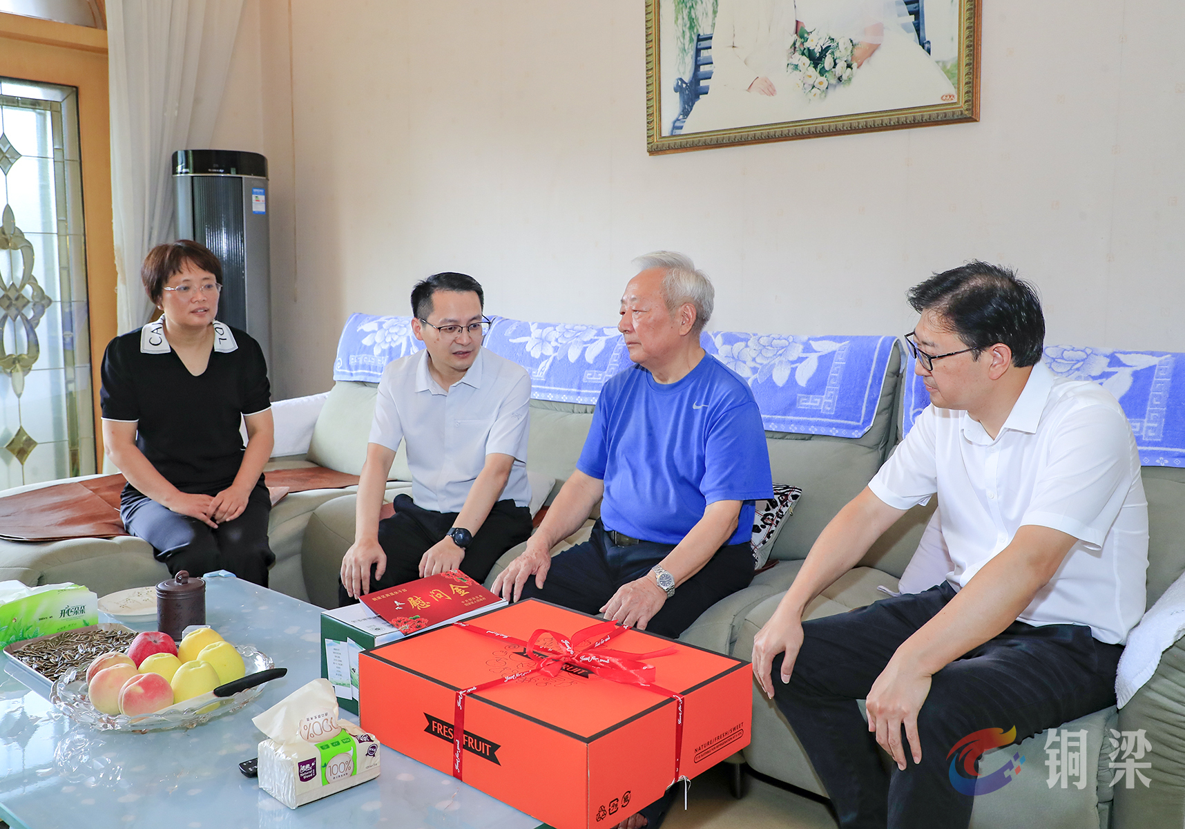 万隆开展庆祝中华人民共和国成立75周年专题慰问活动