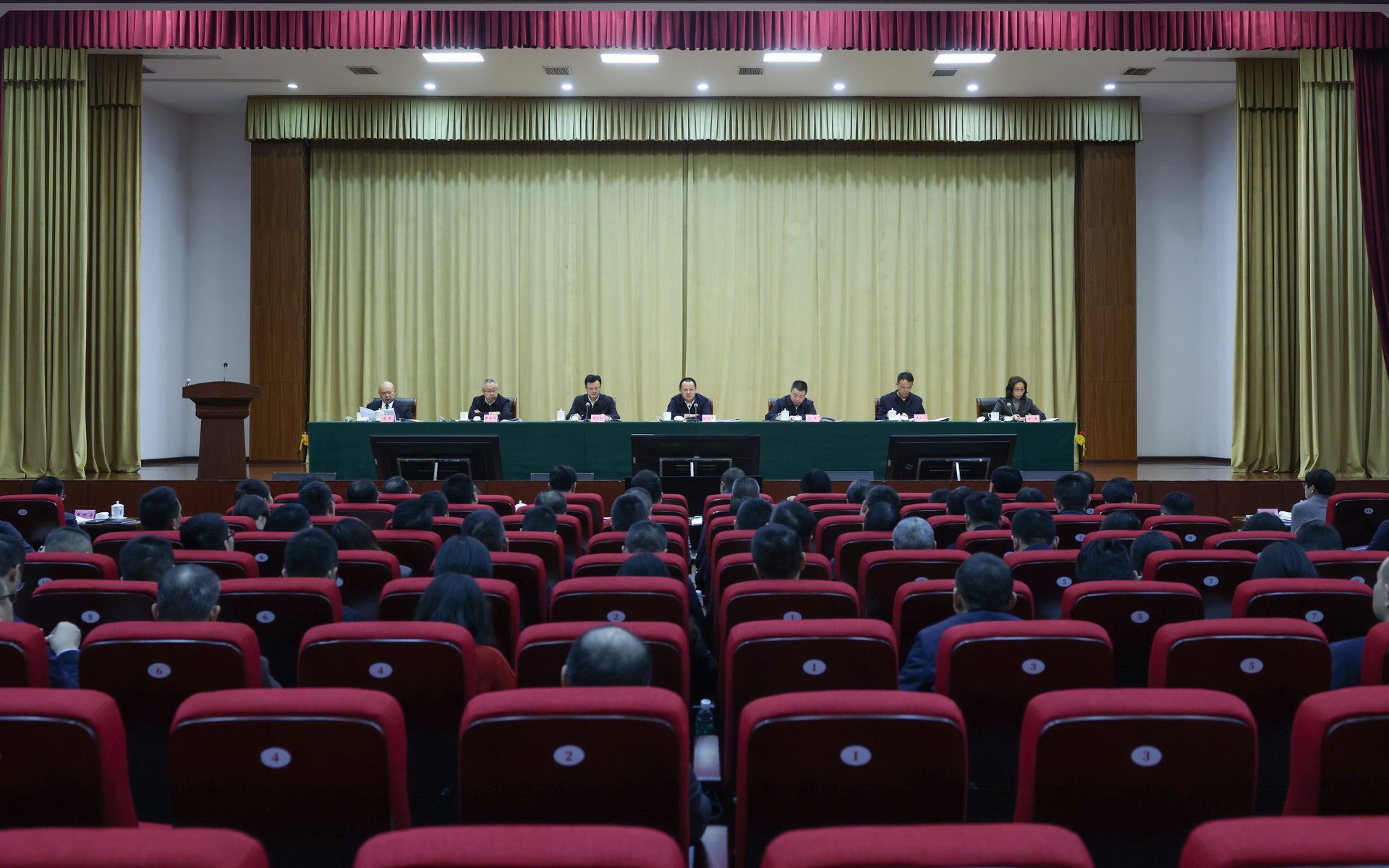 重庆铜梁：锚定目标 乘势而上 决战决胜 全力以赴交出全年经济社会发展高分报表